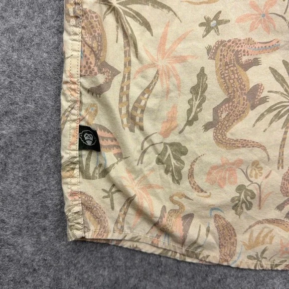 Howler Bros Shirt Mens Medium Tan Crocodile Tropical Short Sleeve Button Down - Picture 10 of 13
